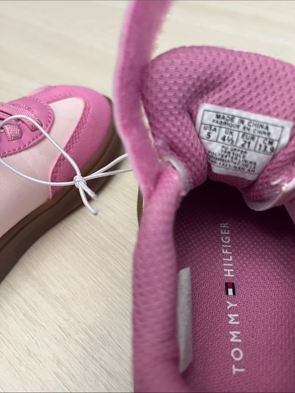 New Tommy Hilfiger Girls' Pink Velcro & Lace Low-Top Sneakers - Picture 7 of 7